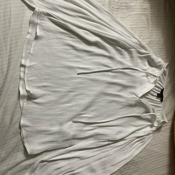 Never Worn Banana Republic Flowy Shirt - Picture 2 of 3